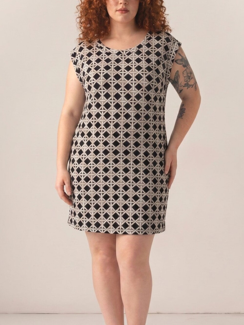 Dresses Yessica Geometric Print Shift Dress - Black & White Eur 44